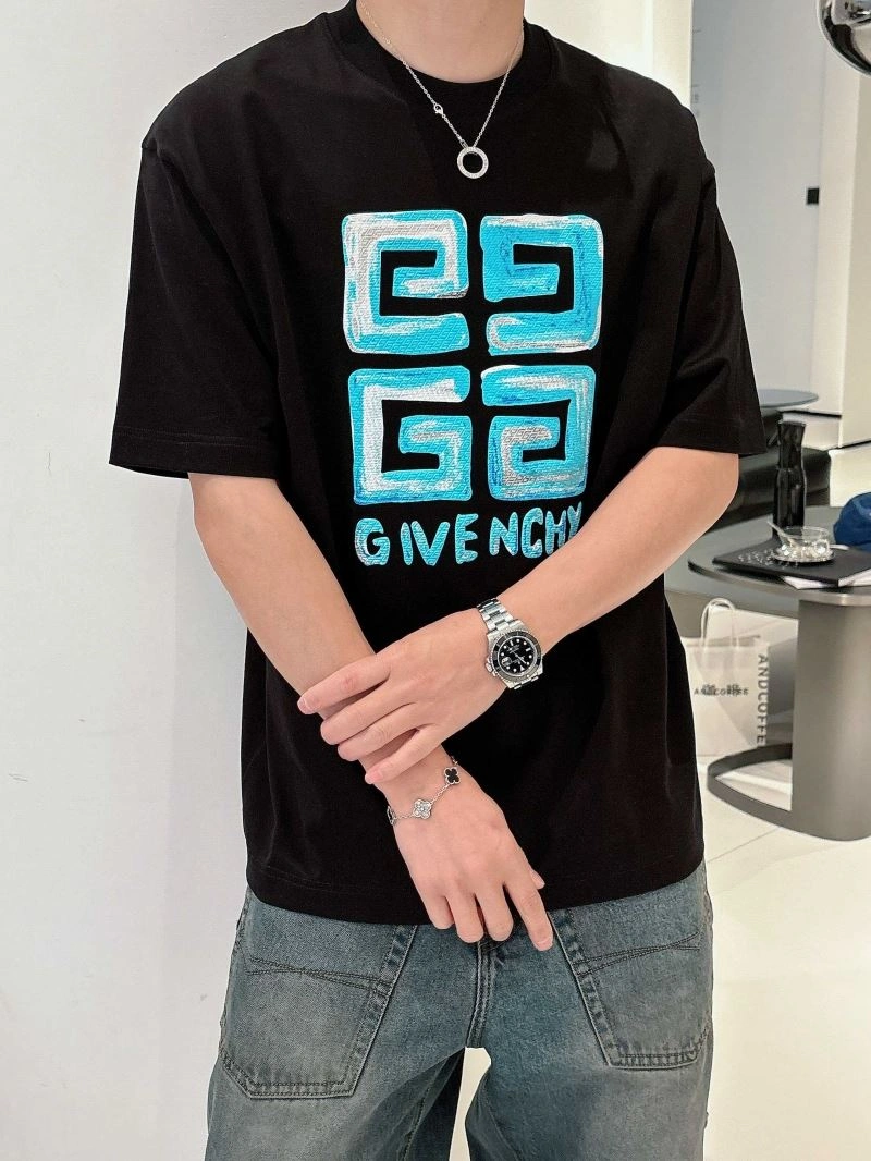 Lightweight Givenchy T-Shirts 123722