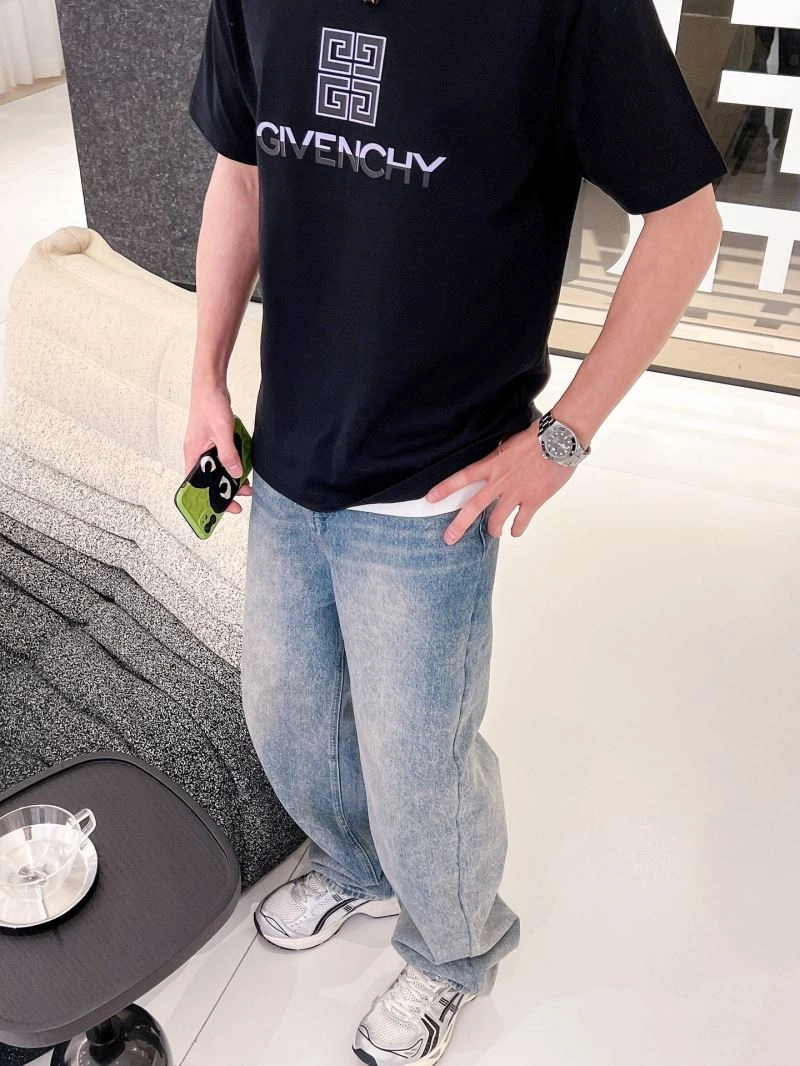 Compact Givenchy T-Shirts 123714