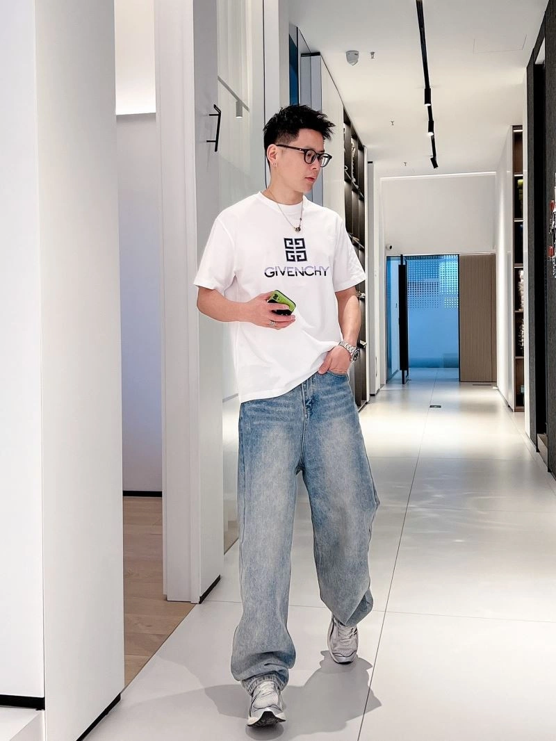 Givenchy T-Shirts Seasonal 123715
