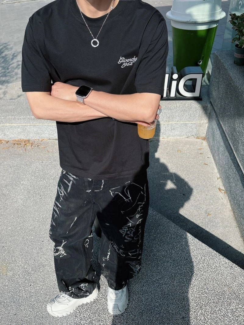 Versatile Givenchy T-Shirts 123716