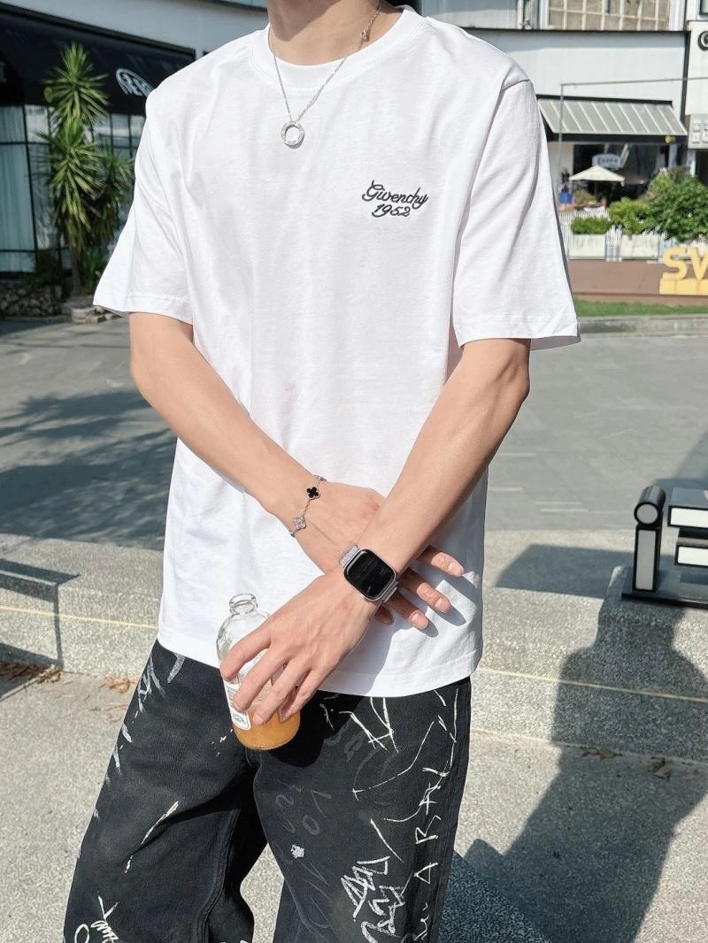 UrbanChic Givenchy T-Shirts 123717