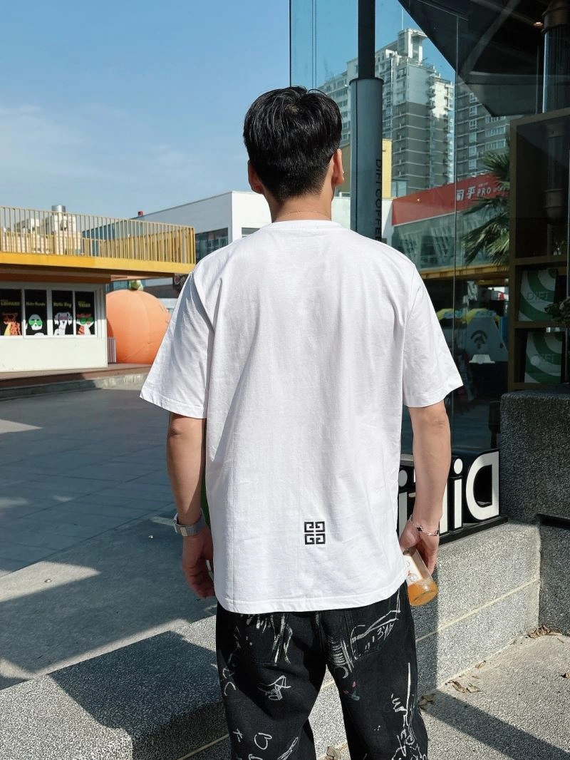 UrbanChic Givenchy T-Shirts 123717