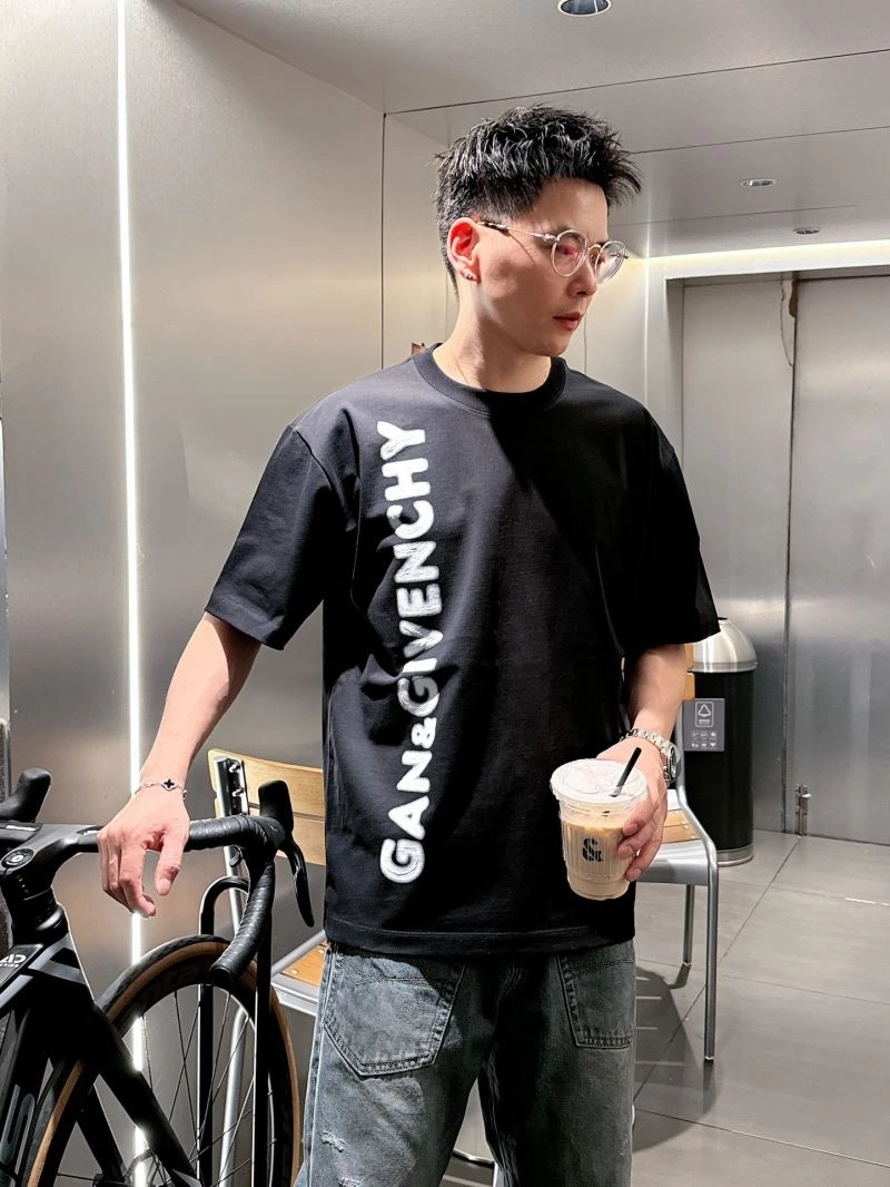 FashionForward Givenchy T-Shirts 123705