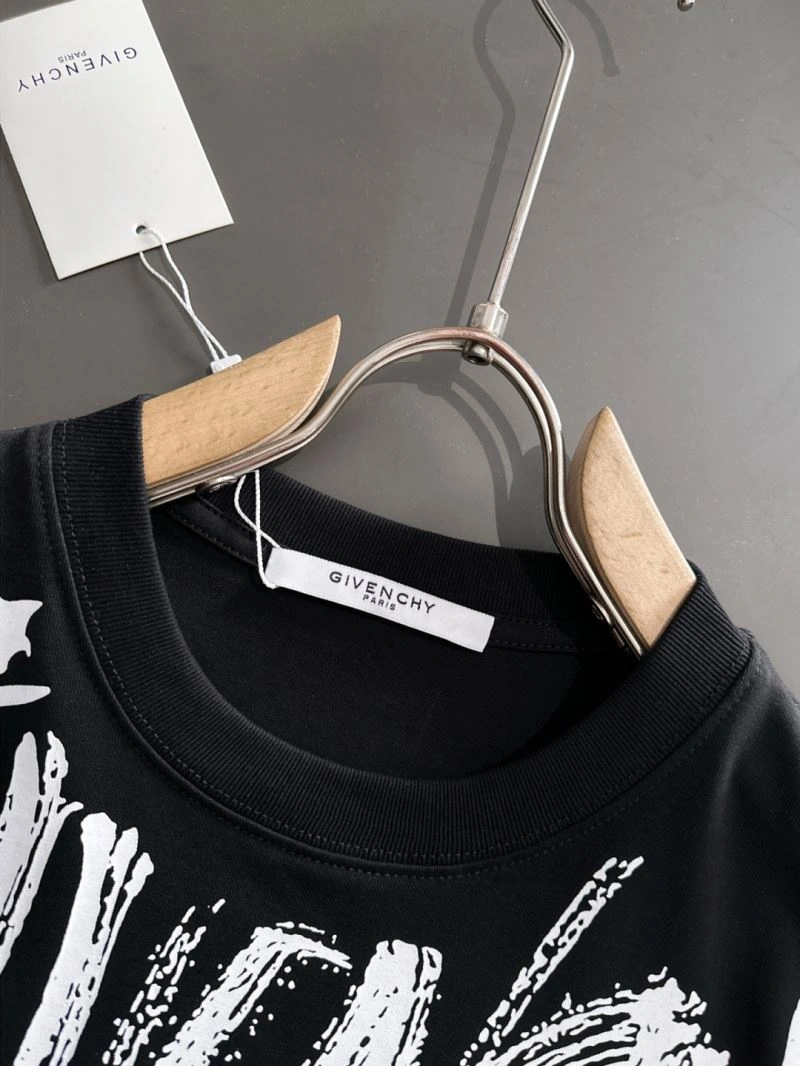 FlexibleFit Givenchy T-Shirts 123690