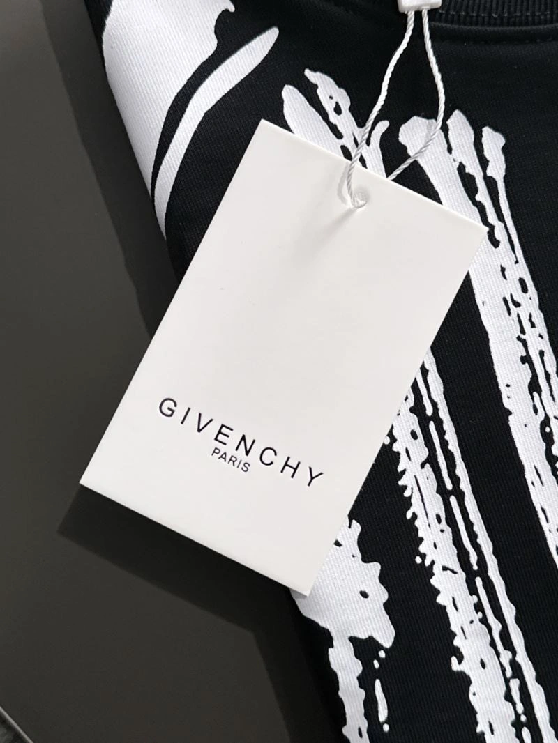FlexibleFit Givenchy T-Shirts 123690