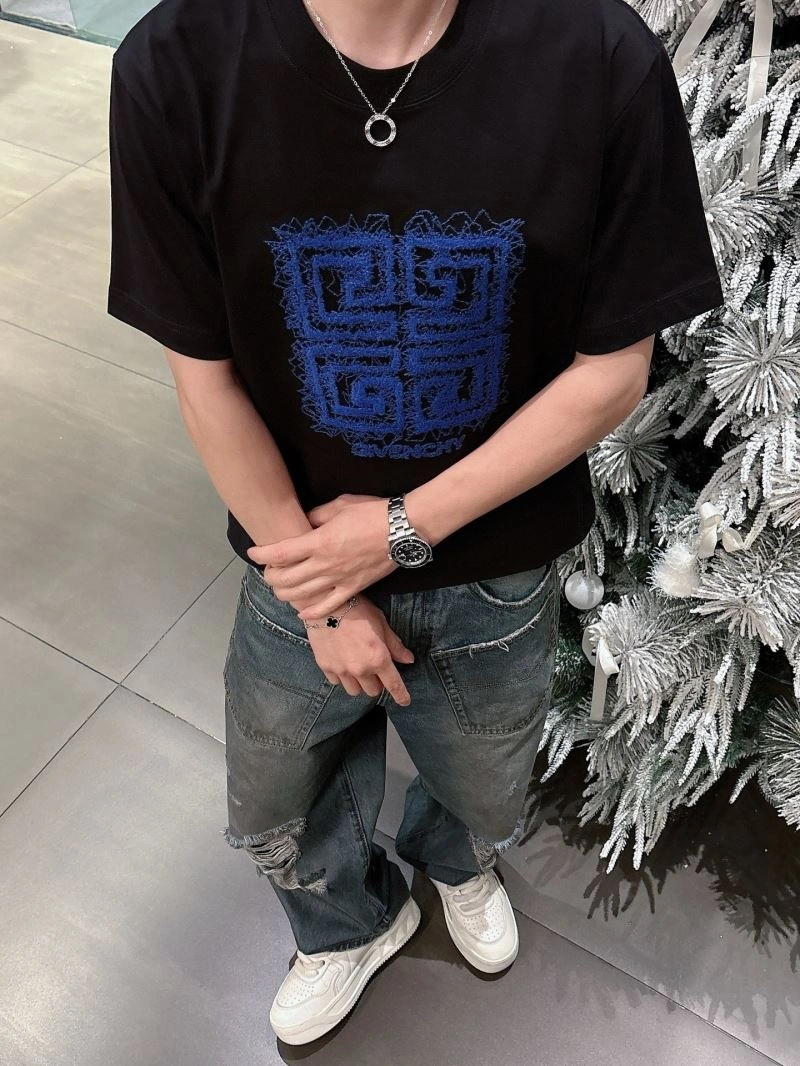 Elegant Givenchy T-Shirts 123682