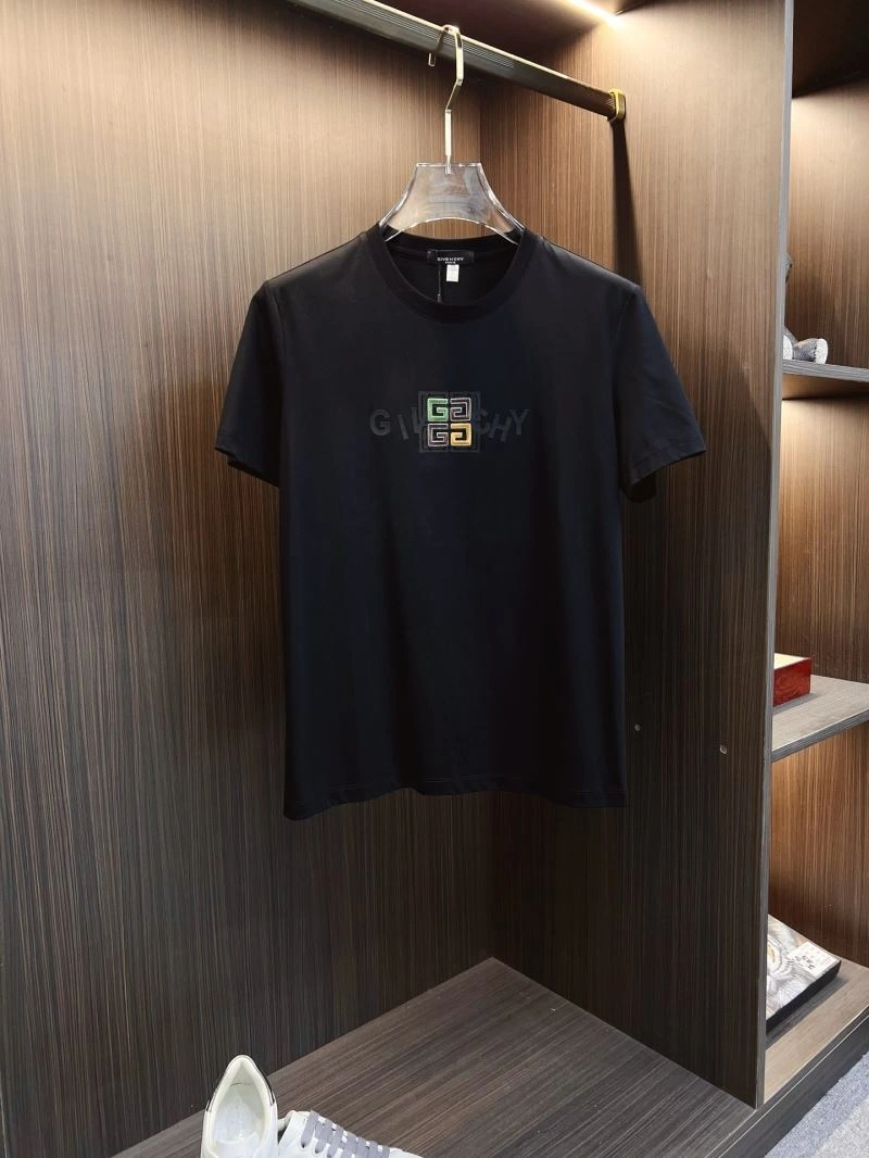 Lightweight Givenchy T-Shirts 123674