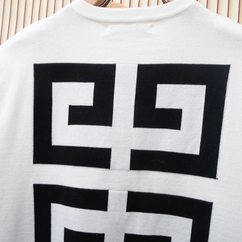 MoistureWicking Givenchy T-Shirts 123665
