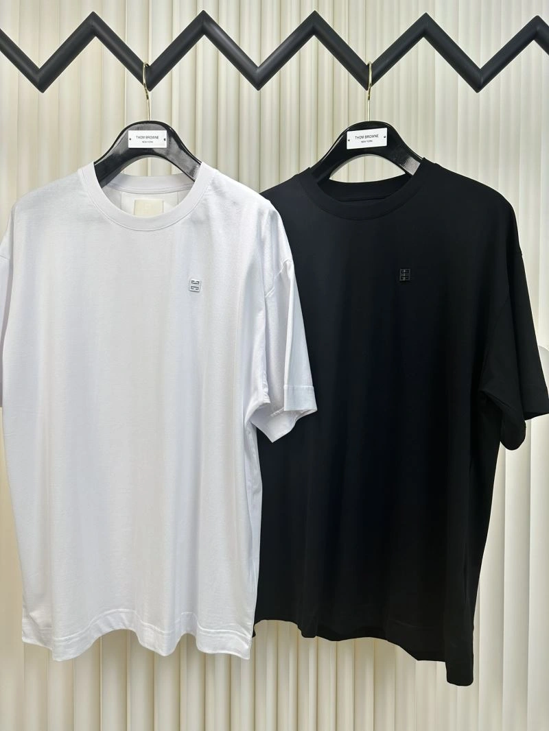 Lightweight Givenchy T-Shirts 123634