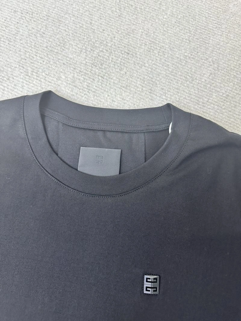 Lightweight Givenchy T-Shirts 123634