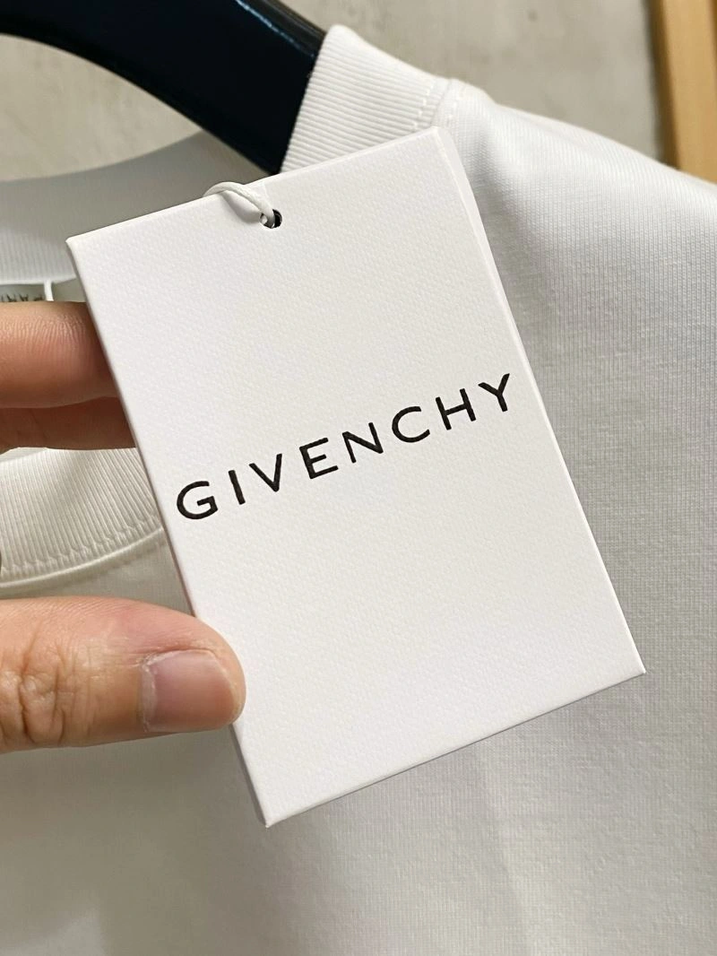 WellDesigned Givenchy T-Shirts 123598