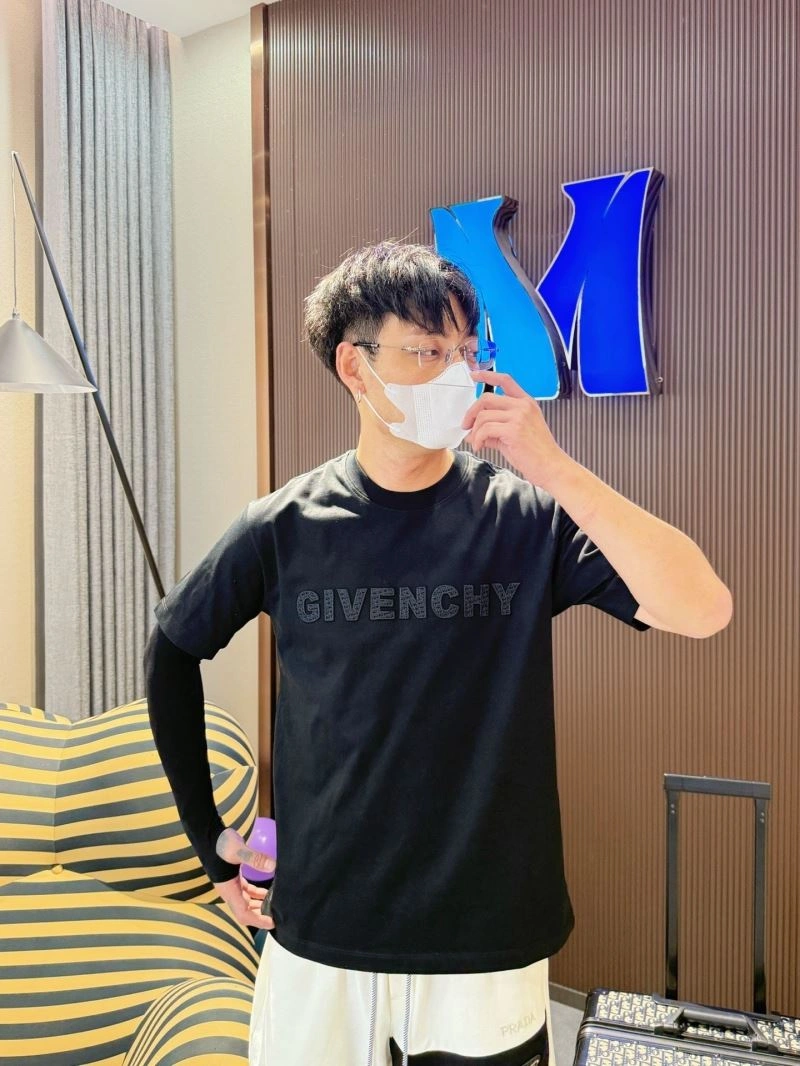 Givenchy T-Shirts UrbanChic 123569