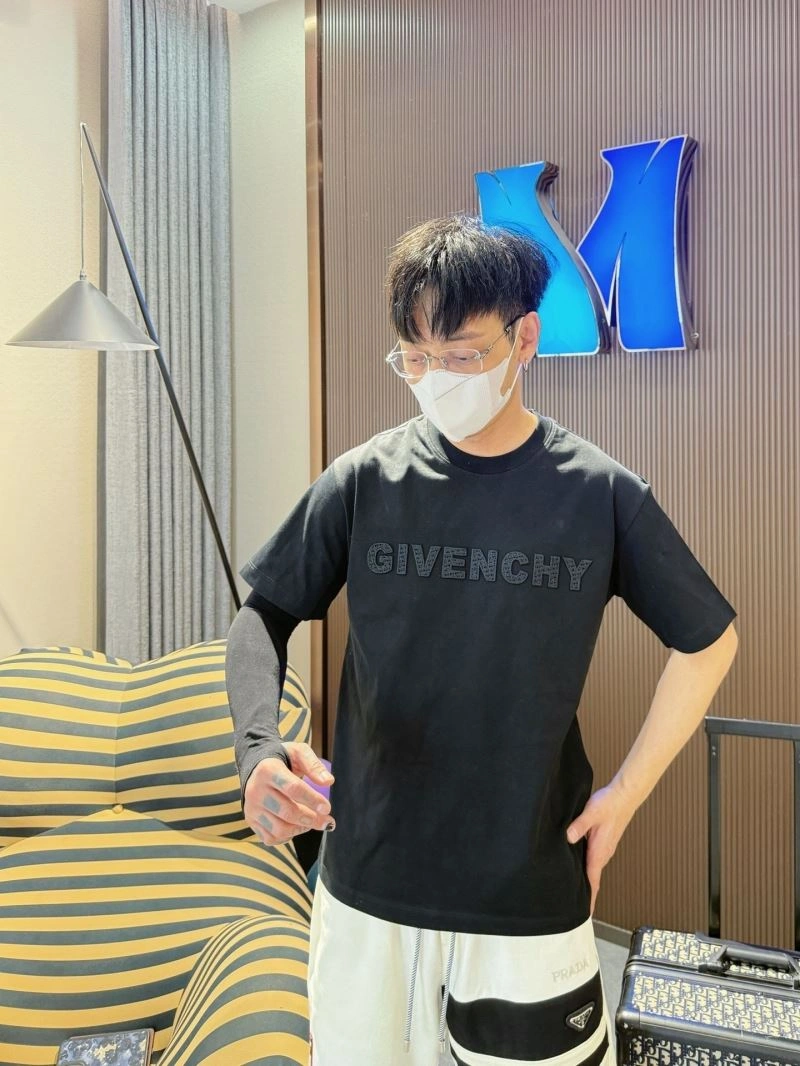 Givenchy T-Shirts UrbanChic 123569
