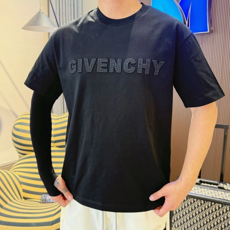 Givenchy T-Shirts UrbanChic 123569