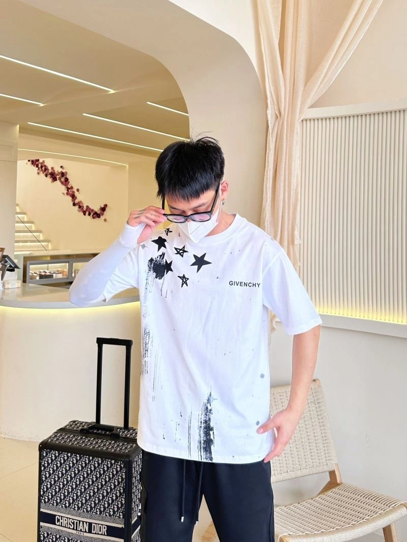 Stretchable Givenchy T-Shirts 123566
