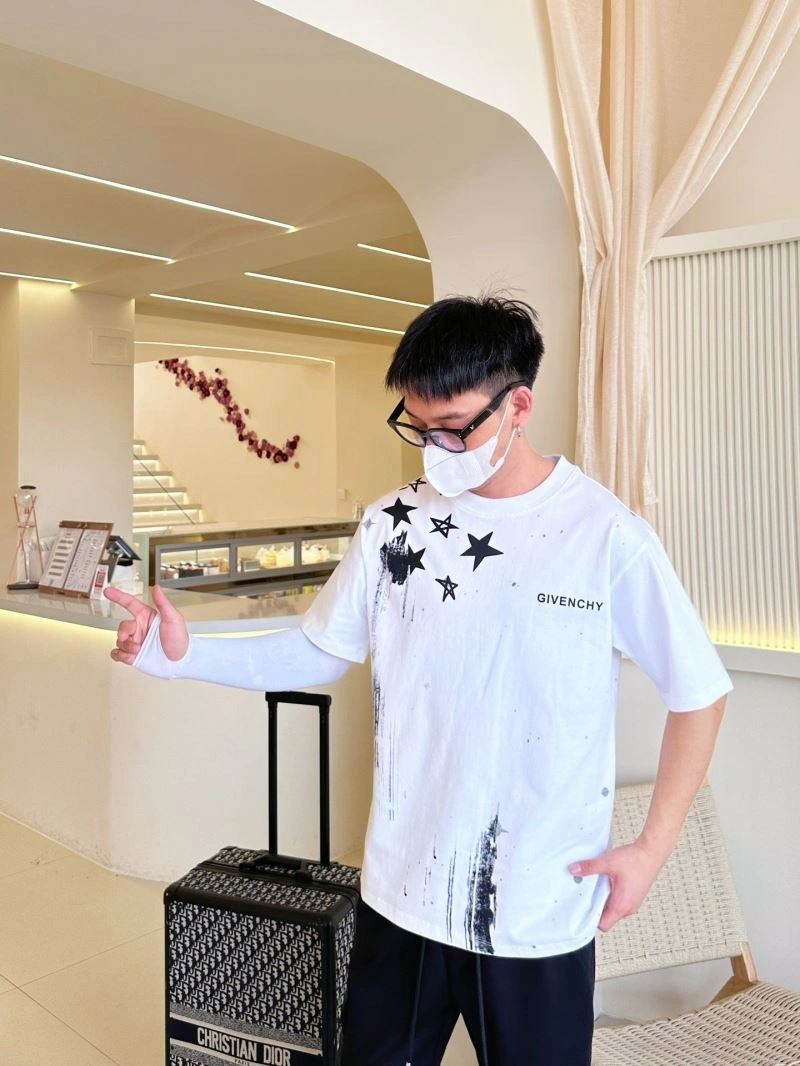Stretchable Givenchy T-Shirts 123566