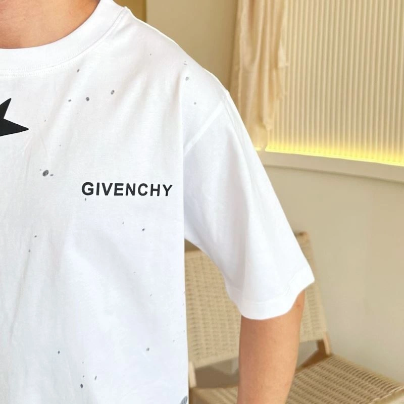 Stretchable Givenchy T-Shirts 123566