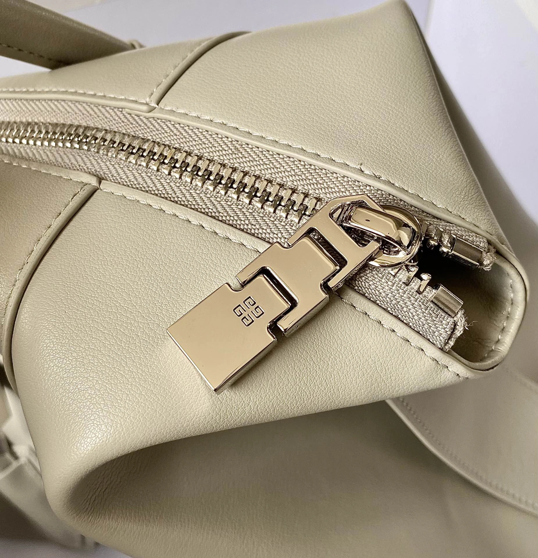 Minimalist Givenchy Top Handle Bags 71691