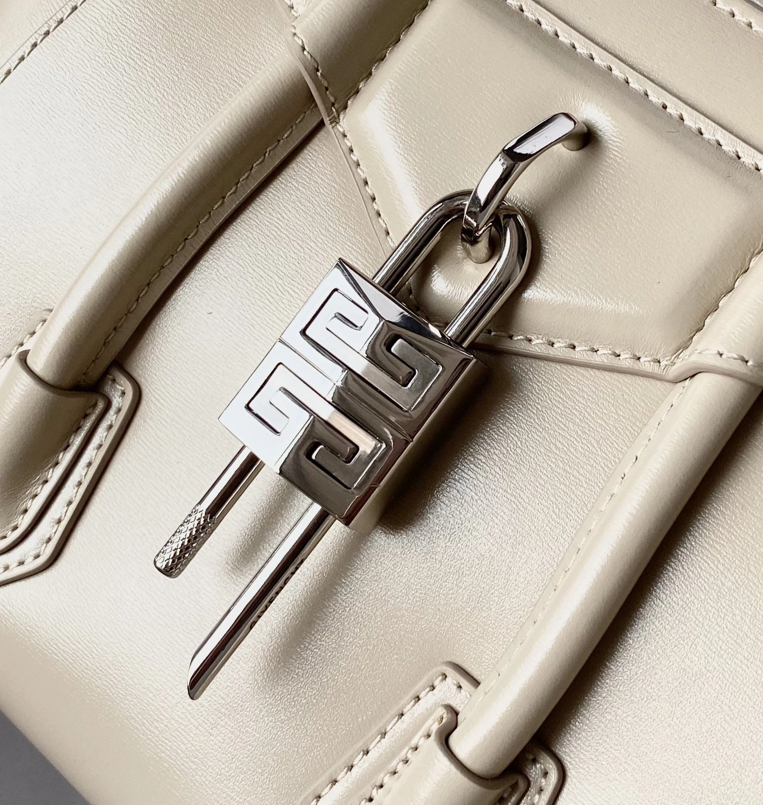 NewStyle Givenchy Top Handle Bags 71690