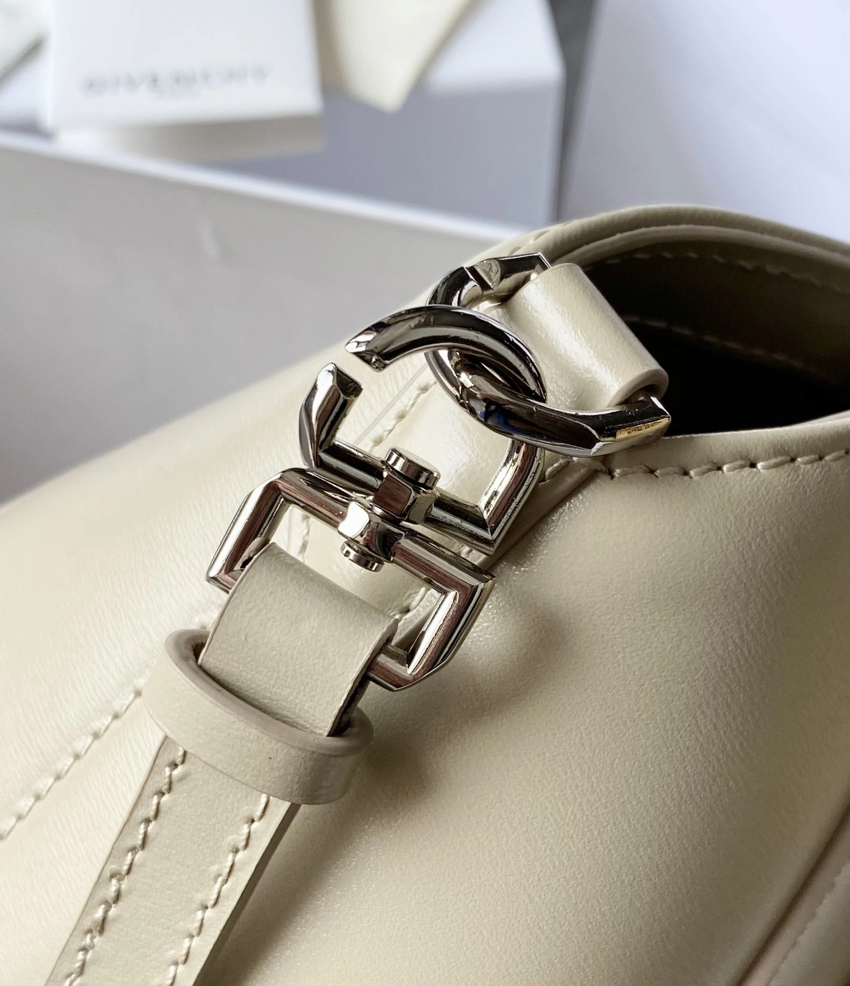 NewStyle Givenchy Top Handle Bags 71690
