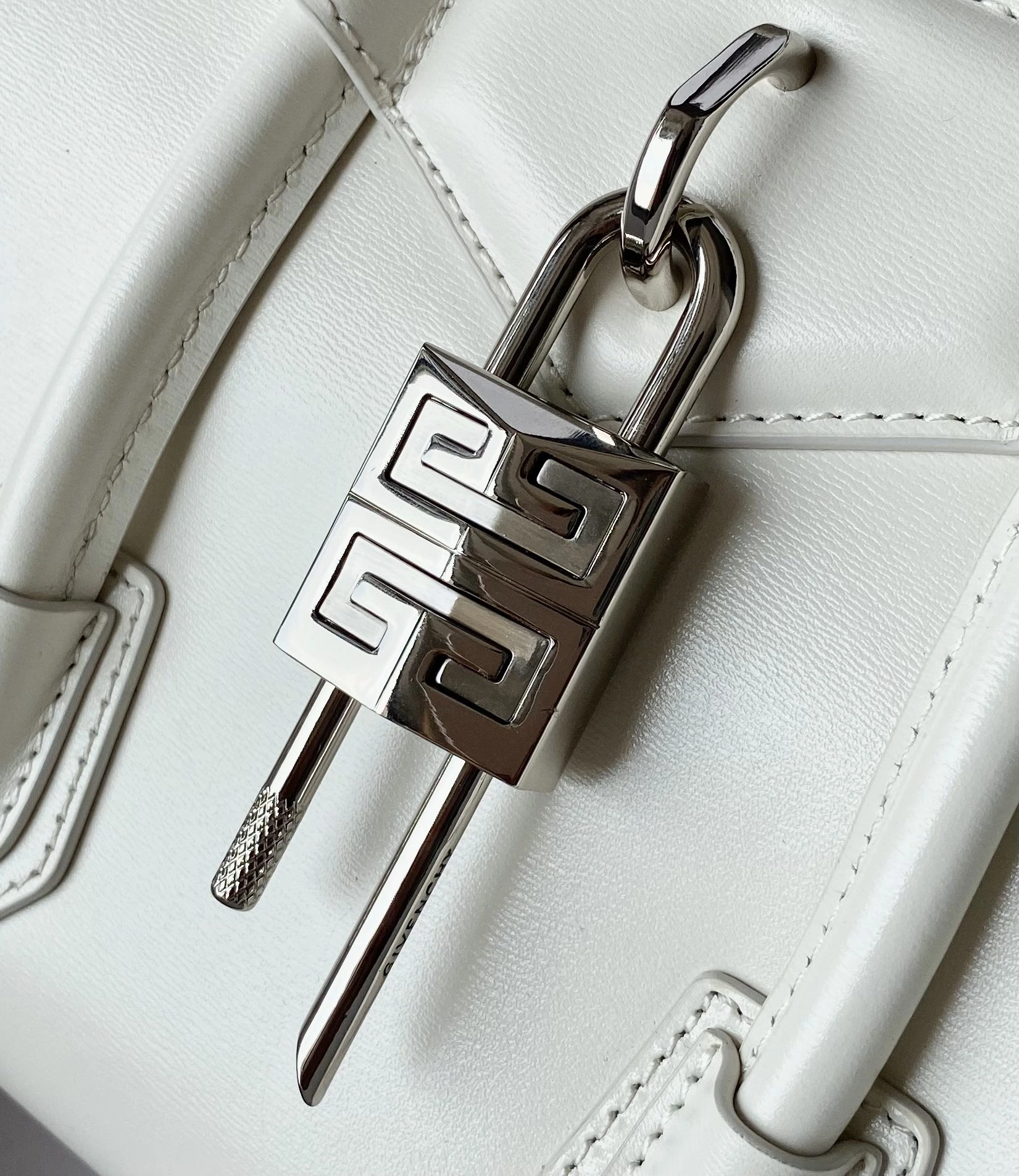 SoftTouch Givenchy Top Handle Bags 71698