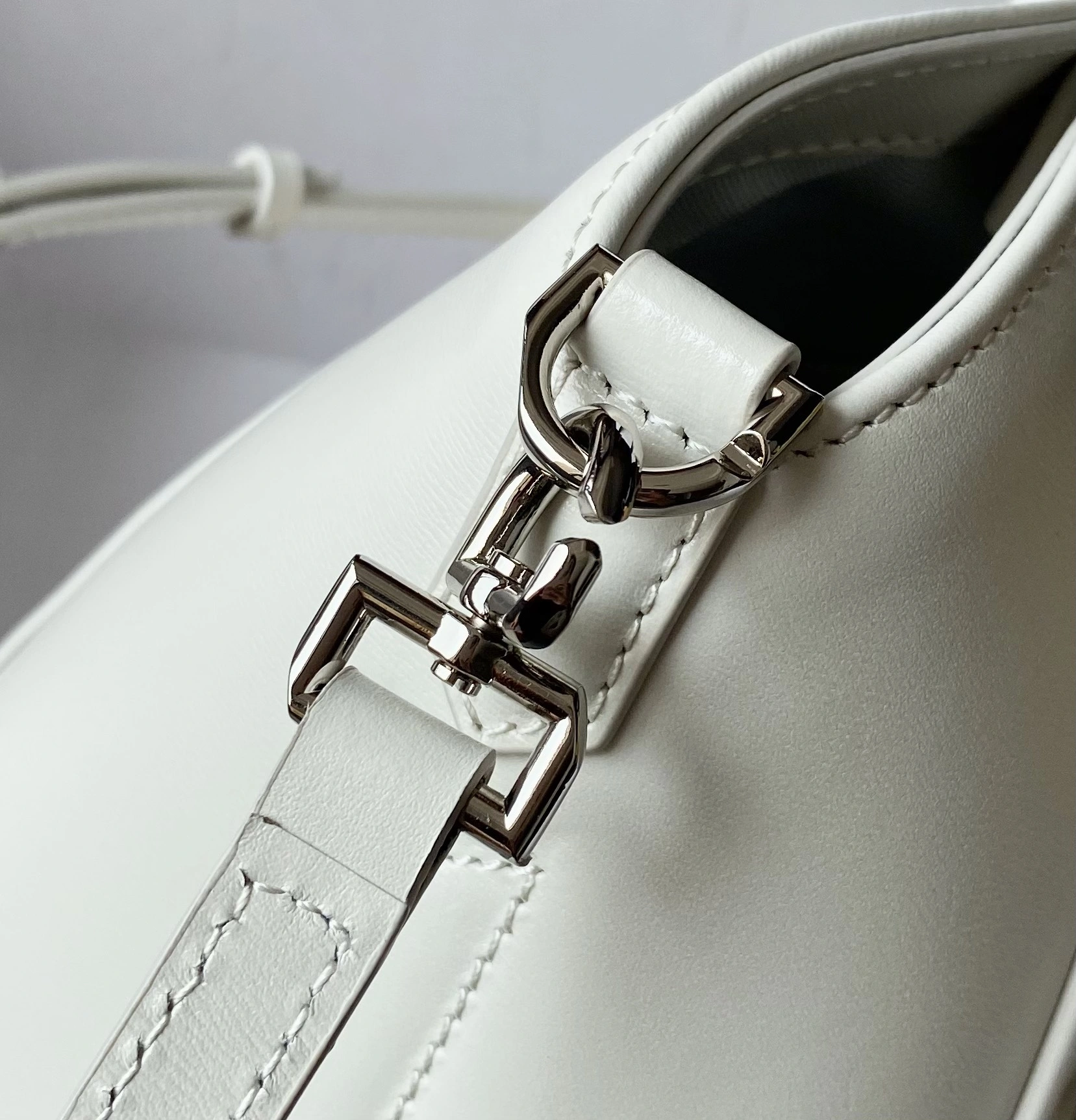 SoftTouch Givenchy Top Handle Bags 71698
