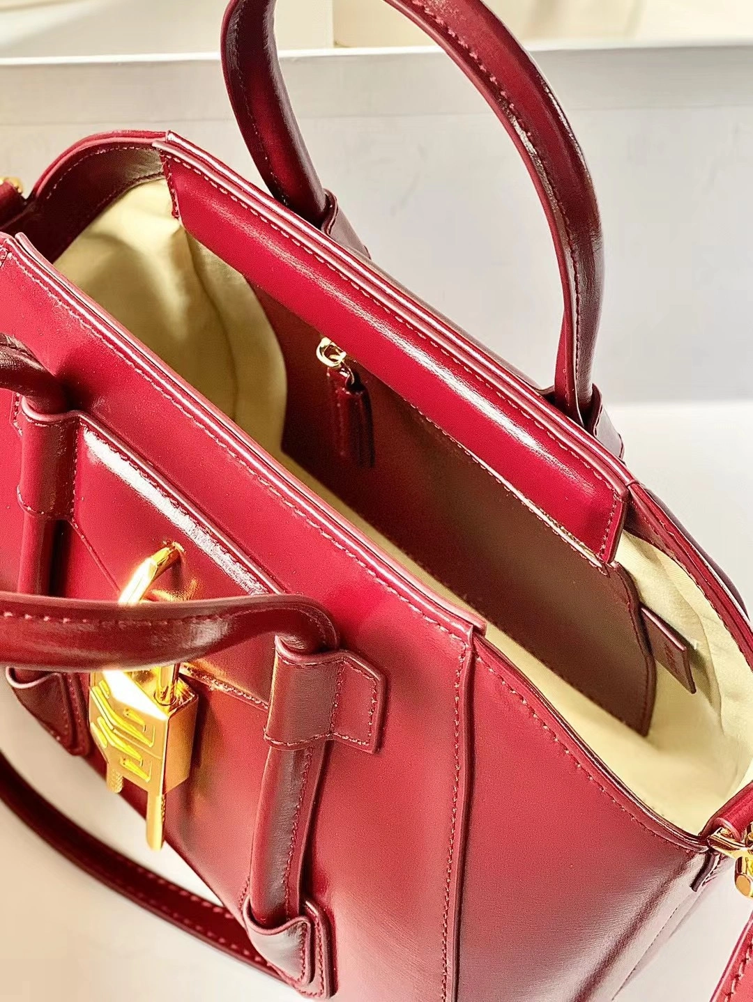 Affordable Givenchy Top Handle Bags 71697