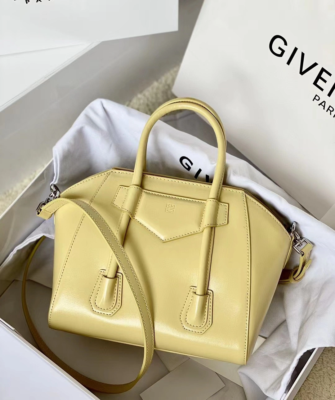 Attractive Givenchy Top Handle Bags 71746