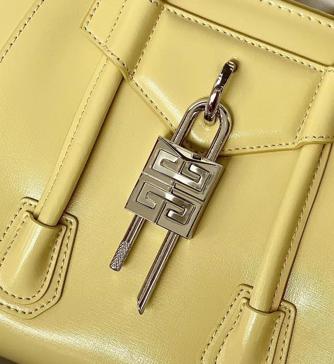 Attractive Givenchy Top Handle Bags 71746