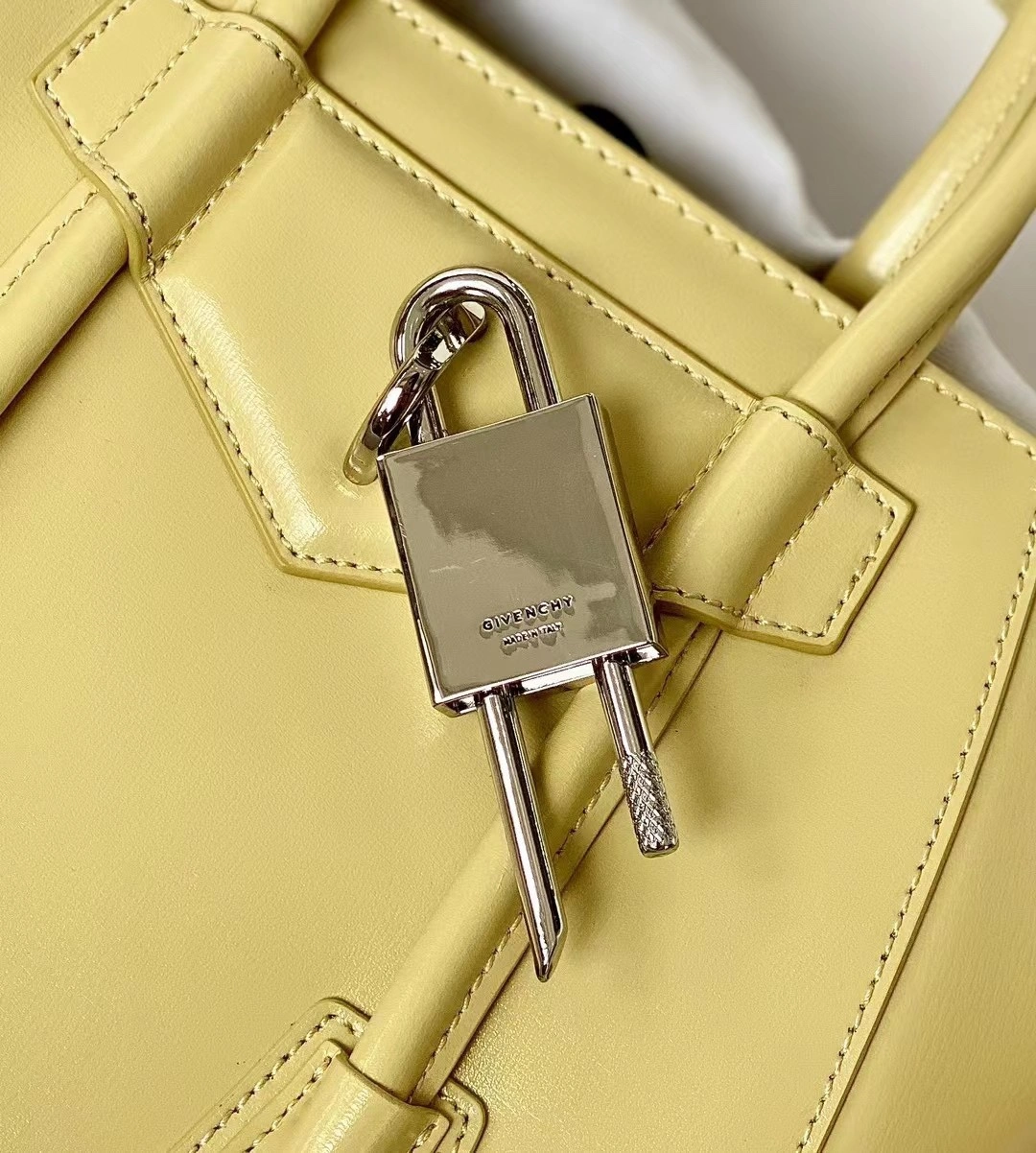Attractive Givenchy Top Handle Bags 71746