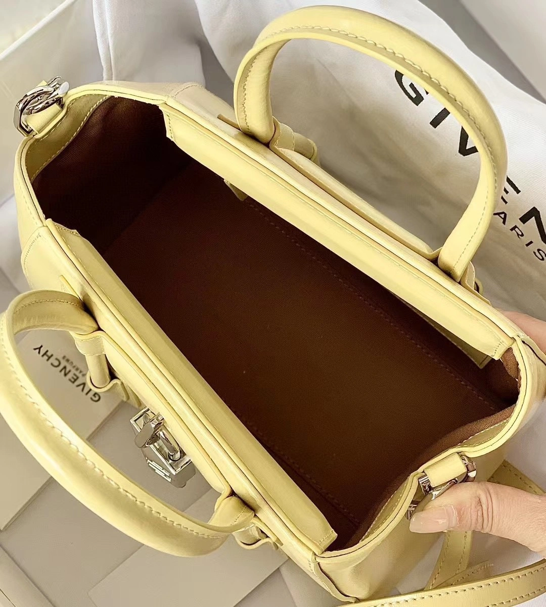 Attractive Givenchy Top Handle Bags 71746