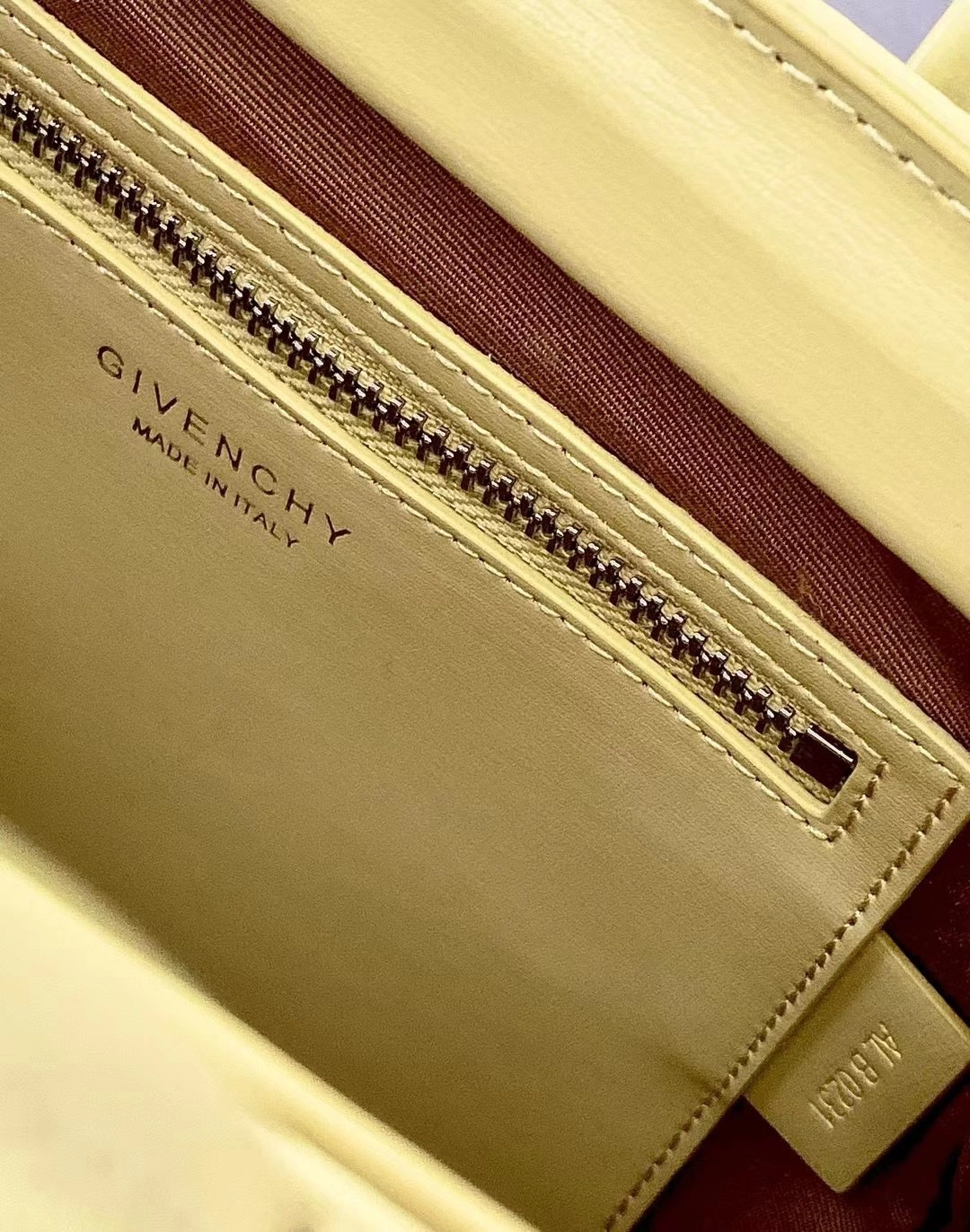 Attractive Givenchy Top Handle Bags 71746