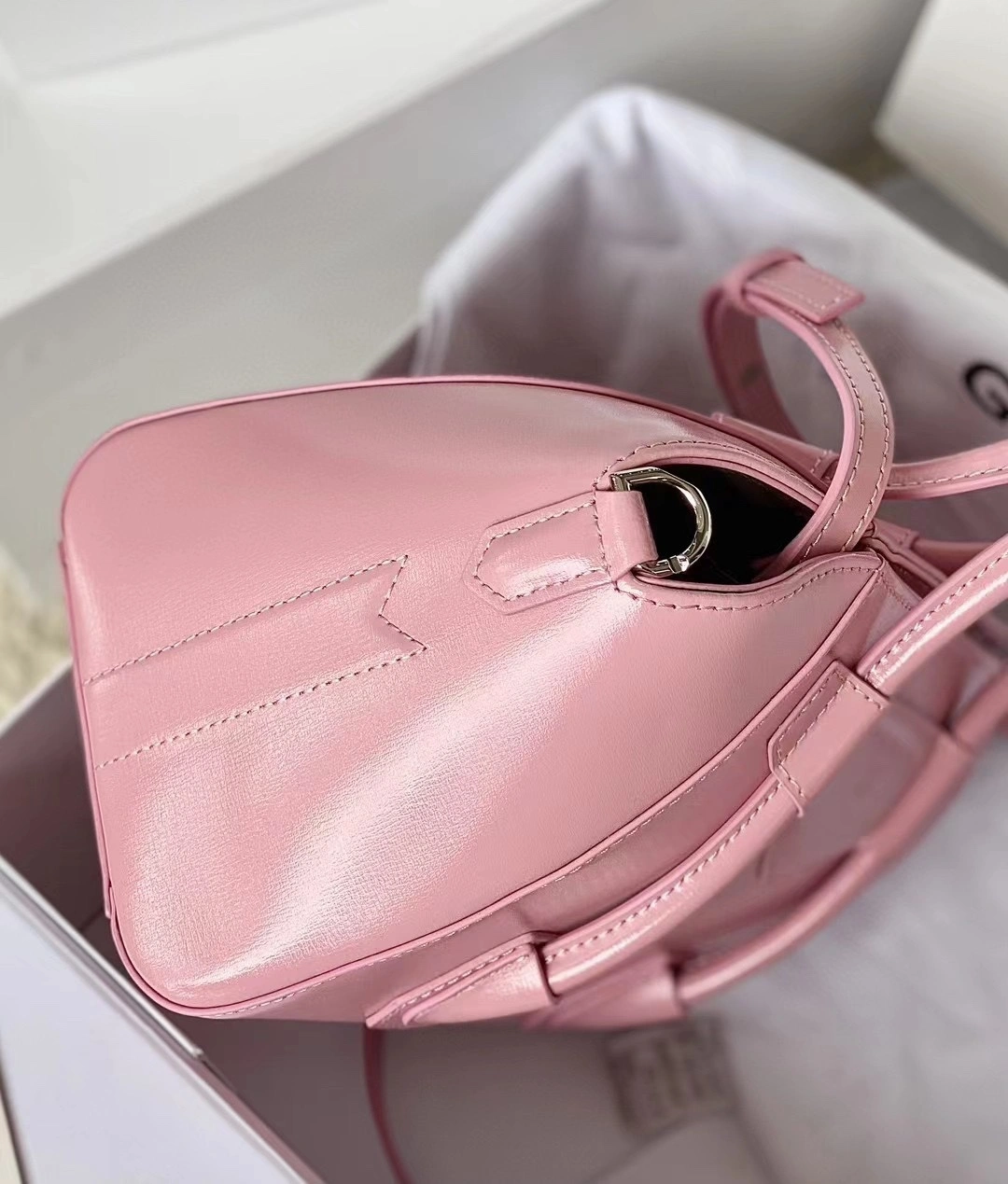 Givenchy Top Handle Bags Snug 71689
