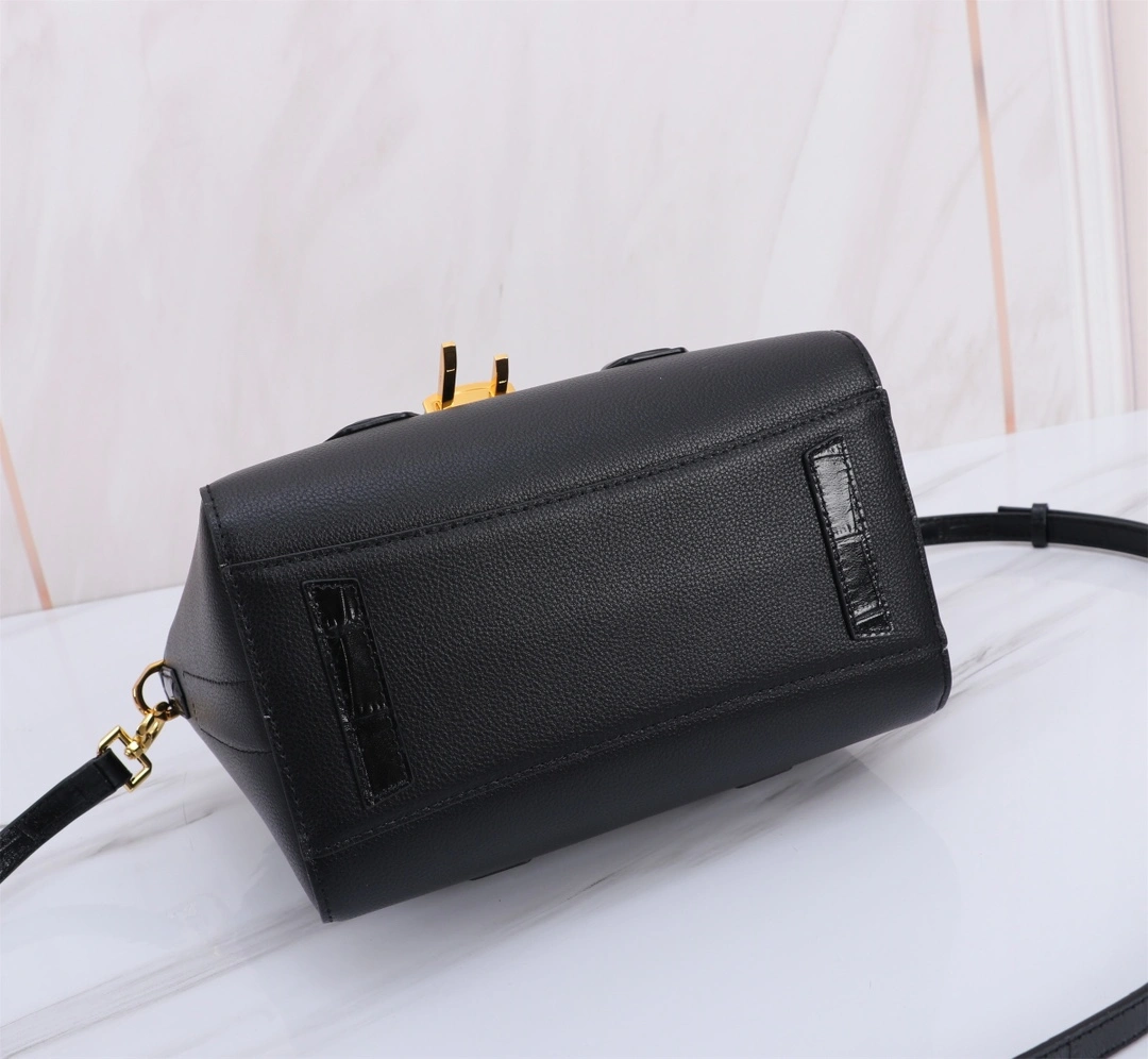 Givenchy Top Handle Bags RelaxedFit 71782