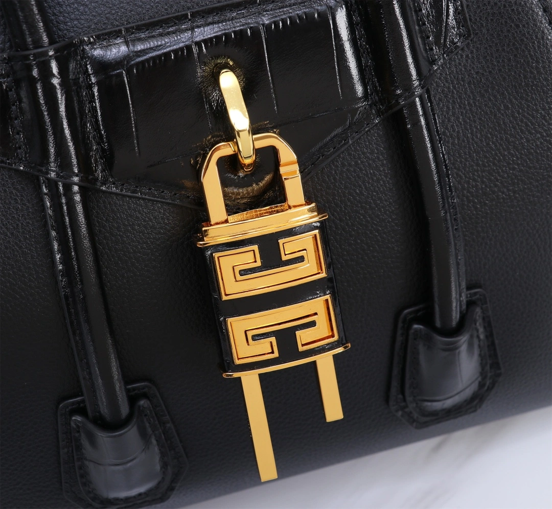 Givenchy Top Handle Bags RelaxedFit 71782