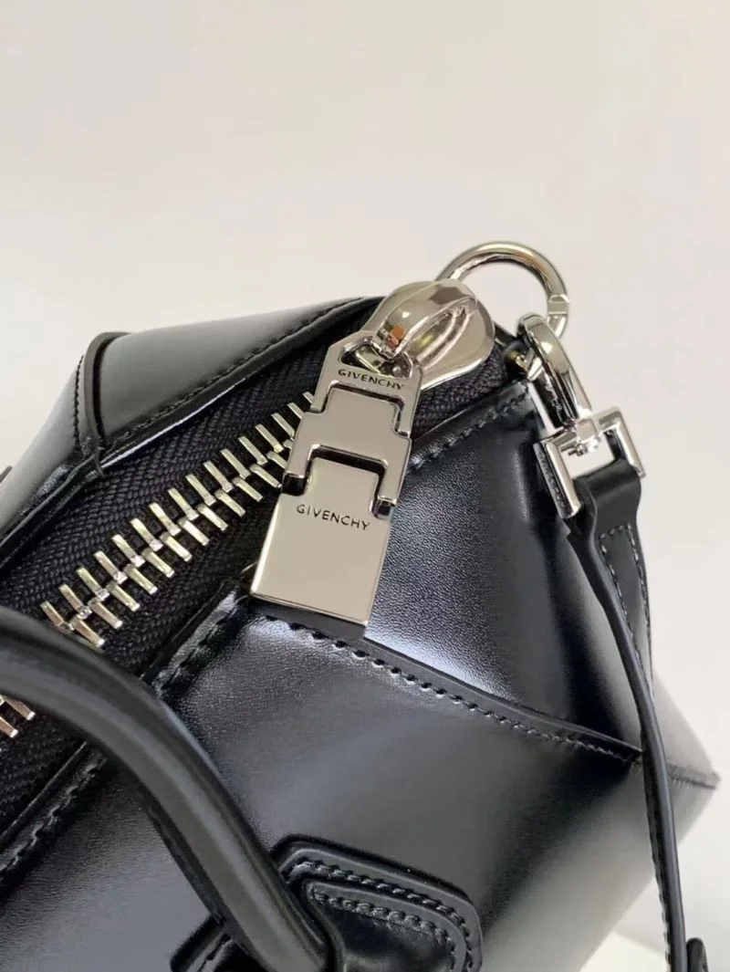 Timeless Givenchy Top Handle Bags 44881