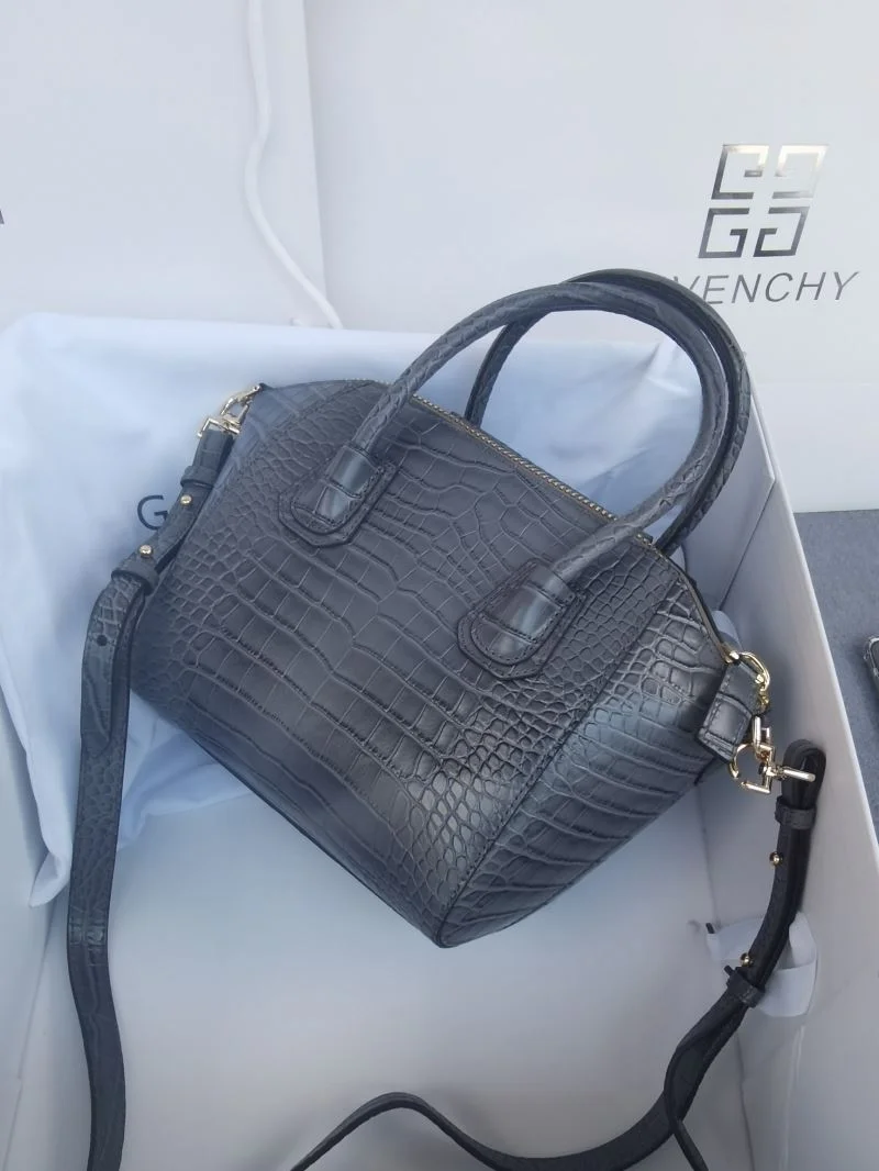 Unisex Givenchy Top Handle Bags 44654