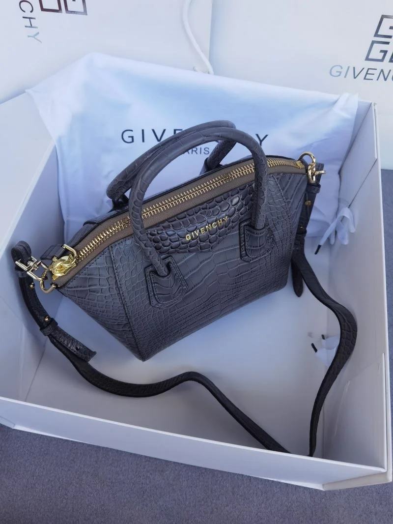 Unisex Givenchy Top Handle Bags 44654