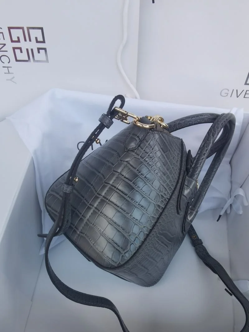 Unisex Givenchy Top Handle Bags 44654