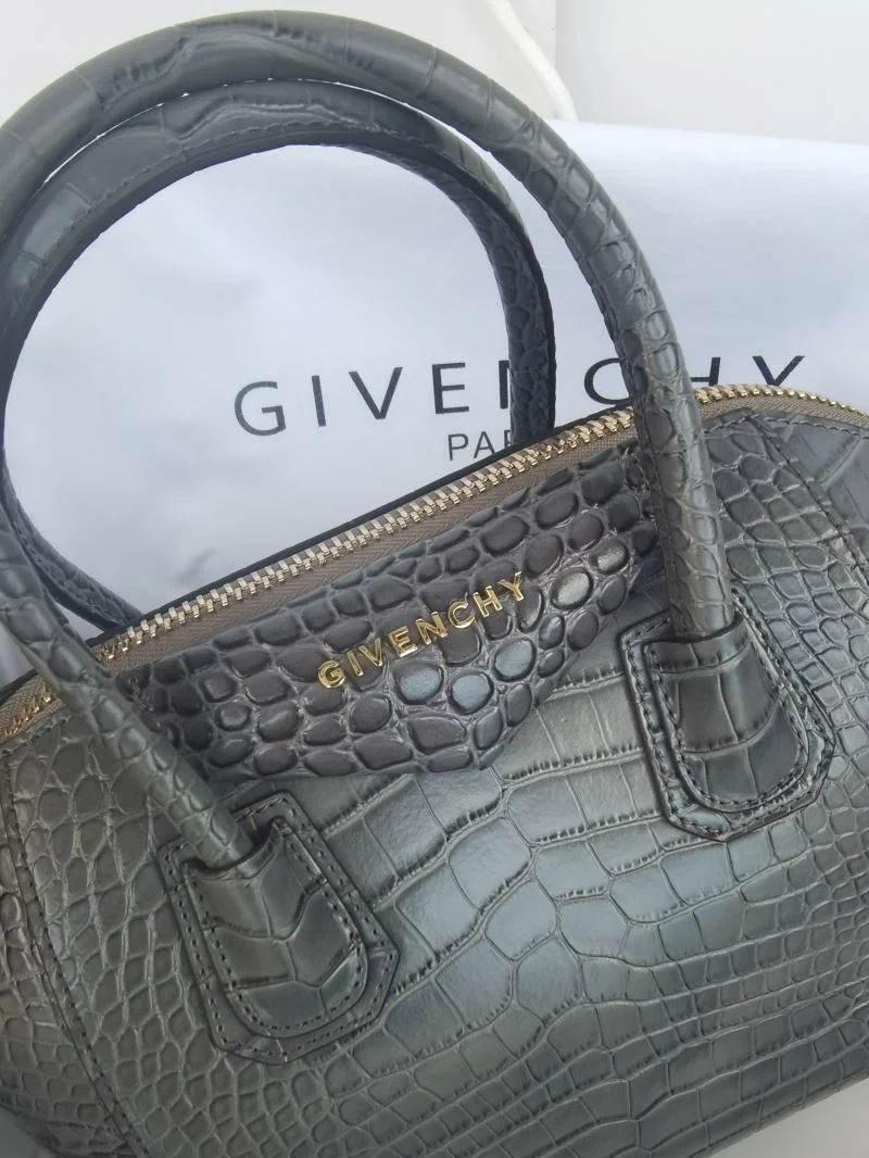 Unisex Givenchy Top Handle Bags 44654