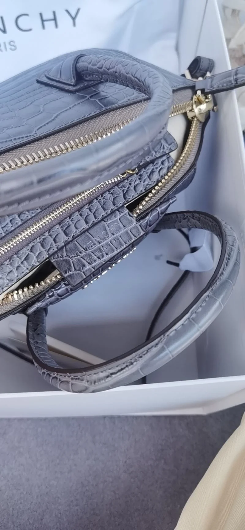 Unisex Givenchy Top Handle Bags 44654