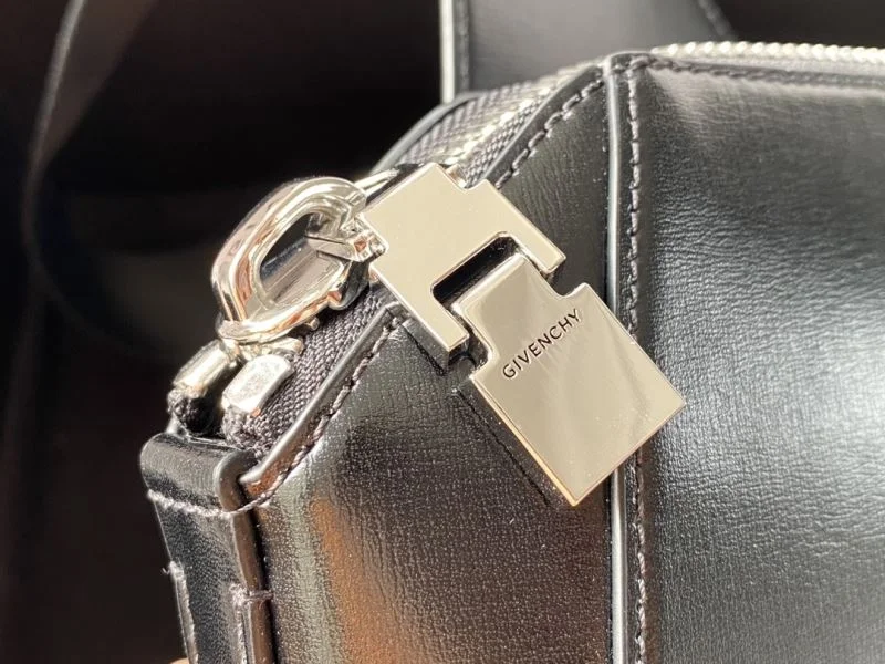 Givenchy Waist Chest Packs Affordable 44849