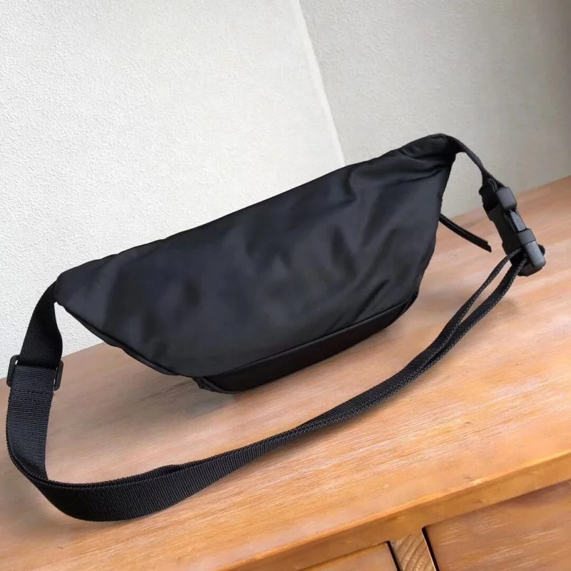TechFriendly Givenchy Waist Chest Packs 44599