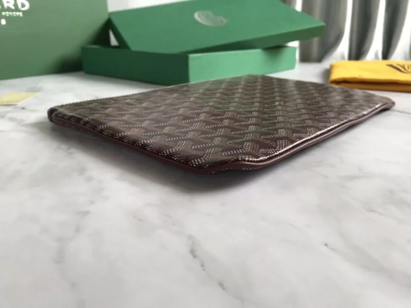 WaterResistant Goyard Clutch Bags 37671
