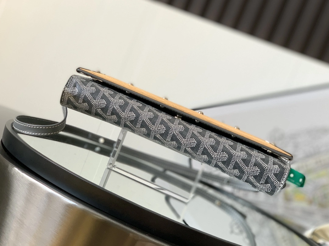 Goyard Satchel Bags Sleek 65092