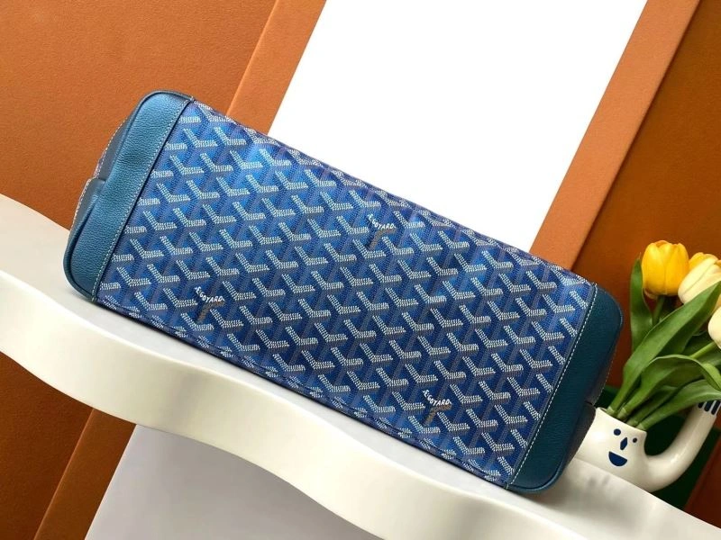 Goyard Shopping Bags Sleek 62109