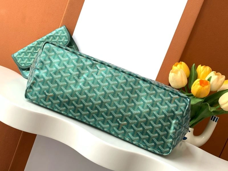 Goyard Shopping Bags Sleek 62096