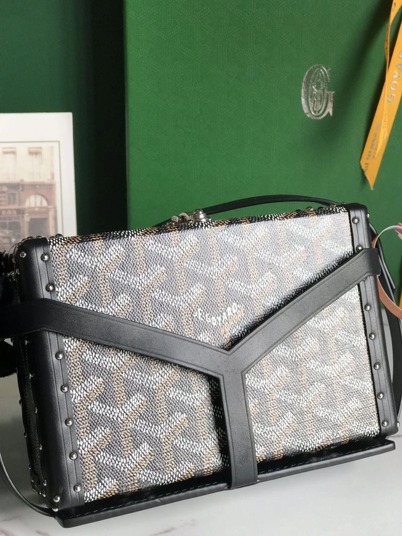 UrbanChic Goyard Suitcase 58874