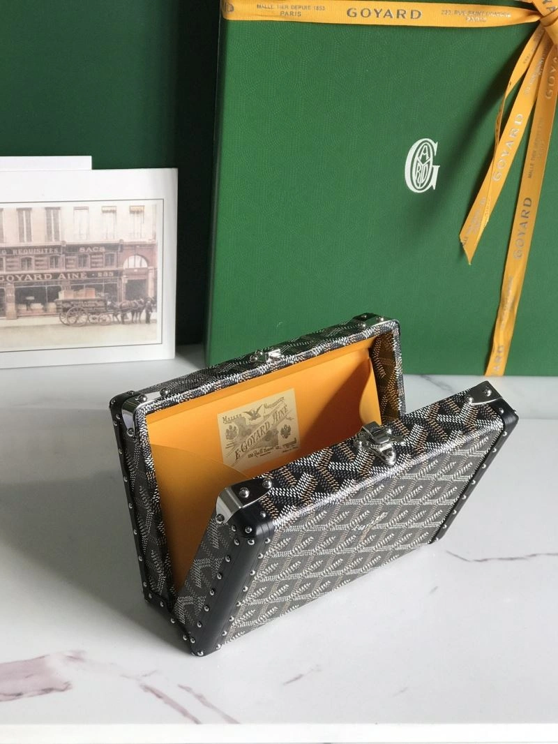 UrbanChic Goyard Suitcase 58874