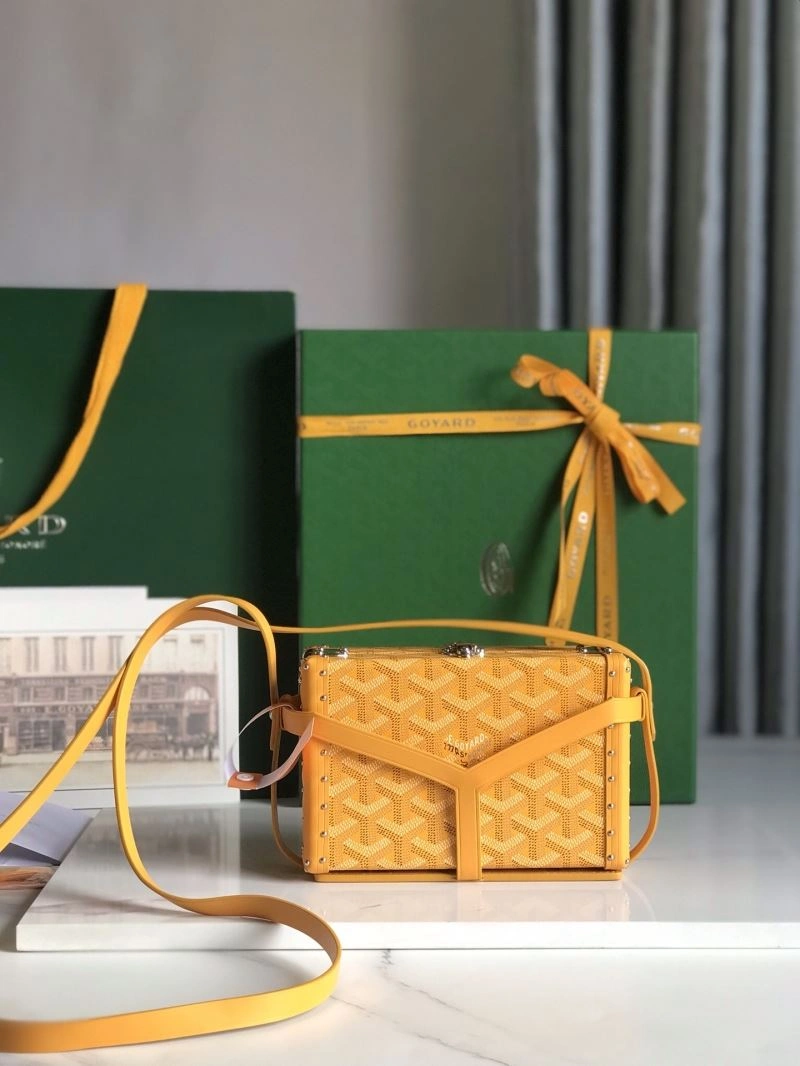WellDesigned Goyard Suitcase 58872